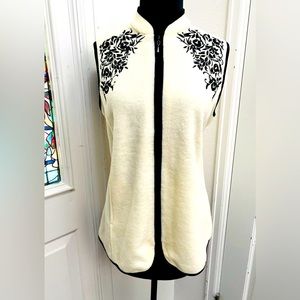 Beautiful Susan Graver Embroidered Fleece Vest Size Small